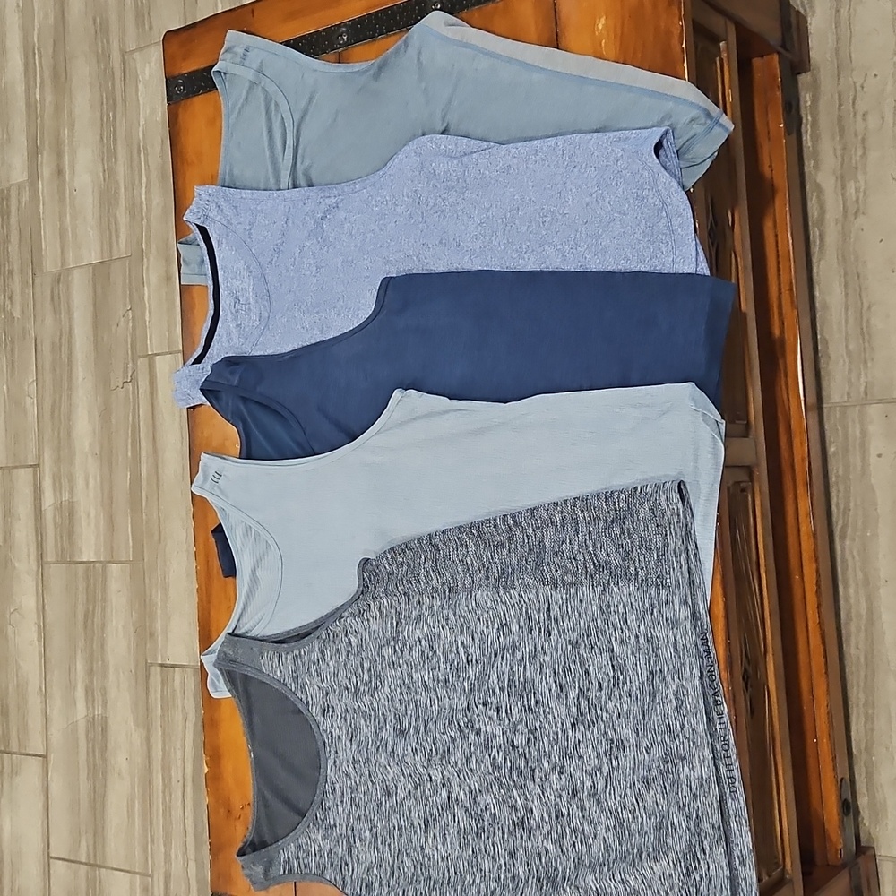 5 Lululemon Tank Top Bundle